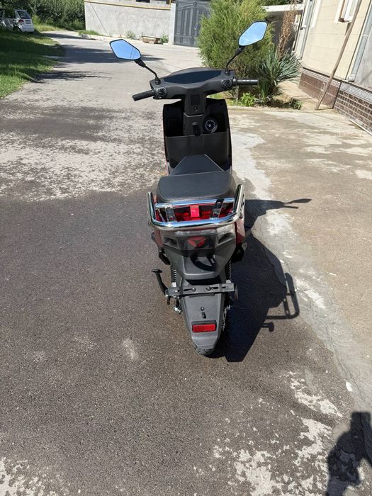 Yadea T5 skuter yangi