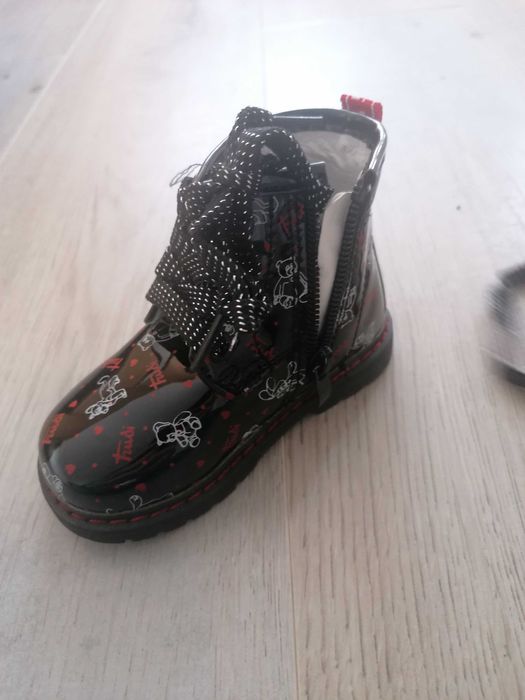 Ghete copii, numărul 21. Sunt noi.