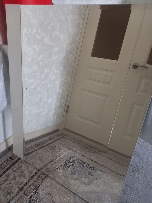 Продается зеркало настенное