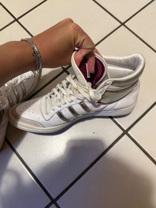 Продавам кецове Адидас