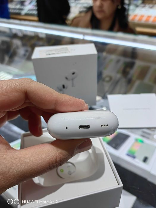 AirPods Pro 2nd Generation в хорошем состоянии полный комплект!