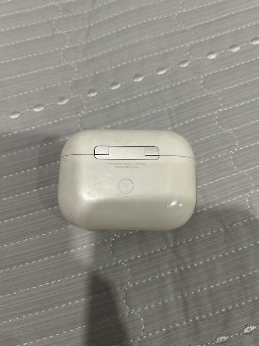 Продам оригинальные Air pods pro