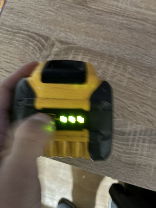 Acumulatir dewalt 18v 12 ah