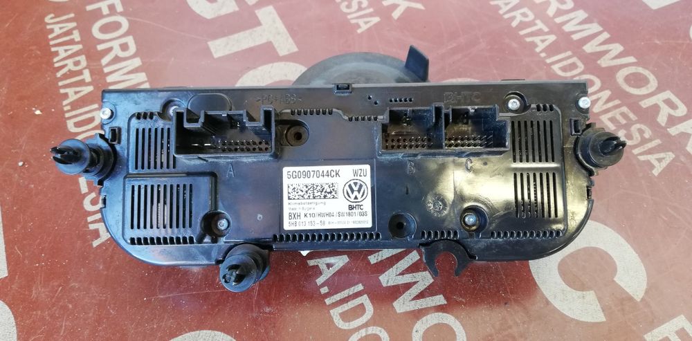 2 броя панел климатик - VW GOLF, Passat, Arteon