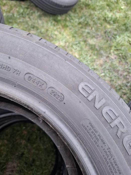 Vand 1 sau 2 anvelope 205 60 16 michelin de vara se da si 1 buc
