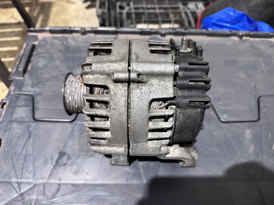 Alternator BMW F10 F11 F30 F31 F07 F01 220A