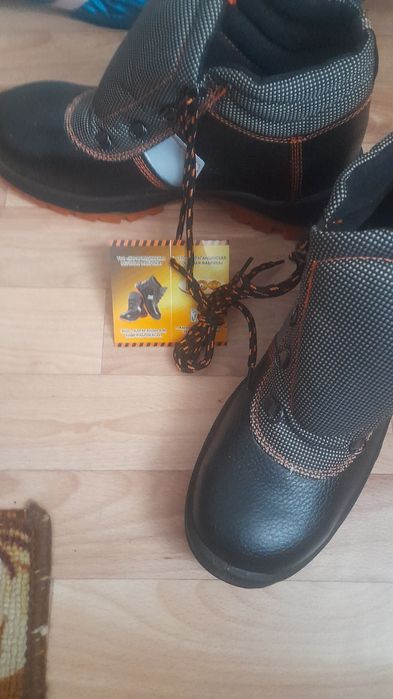 Продаются ботинка осень весна хорошом состояние лёгкий для дожди можно