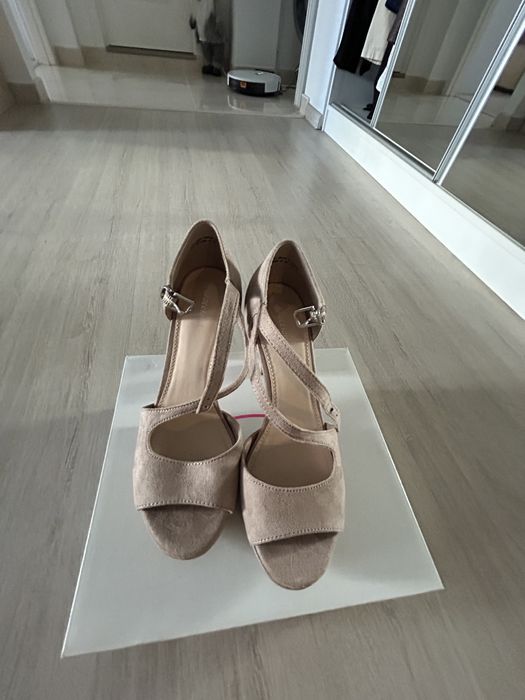 Sandale elegante bej