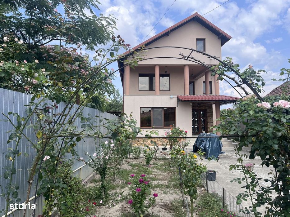 Casa de vânzare în Vulcana Pandele, la o distanță mica de oraș!