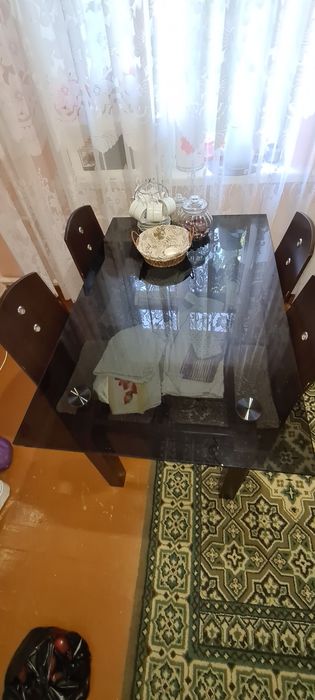 Стол стеклянный с 6-ю стульями в отличном состоянии