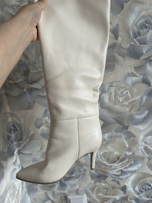 Продам спаги зимние белые на каблуке