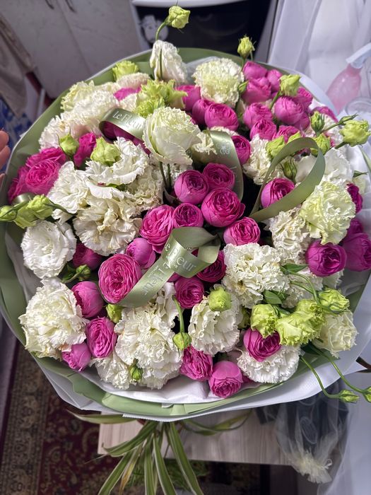 Огромный букет цветов
