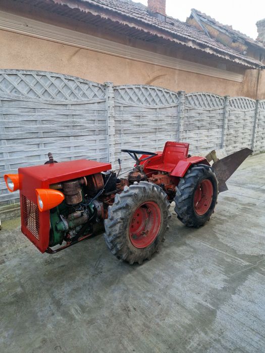 Tractoras articulat Valpadana