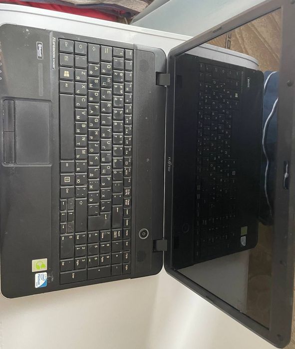 Продам ноутбук 
Fujitsu