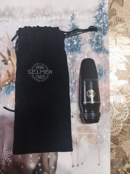 Vând muștiuc pentru saxofon alto.