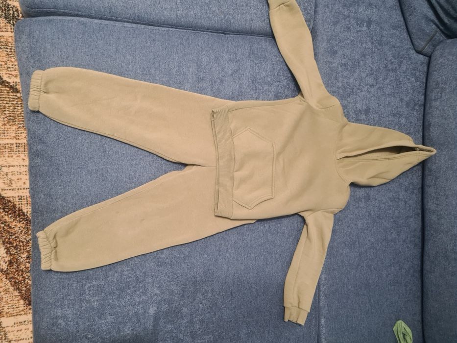 Костюм спортивный