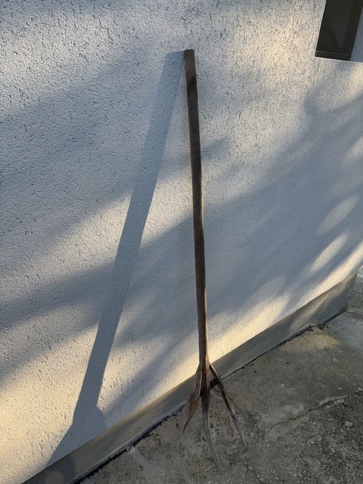 Дървена вила за сено