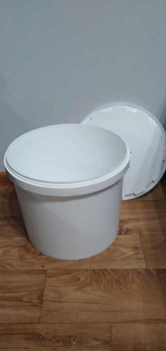 Пластиковые вёдра 18 и 11 литров