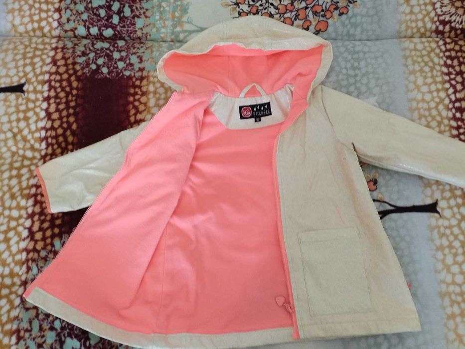 Продам детские куртки