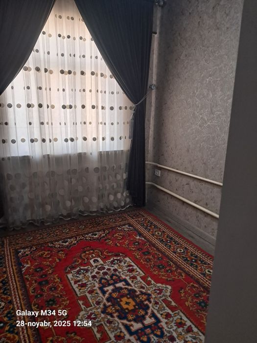 Kv sotiladi  ayrim jihozlari bn 75 kvdrat barcha qulayliklarga ega