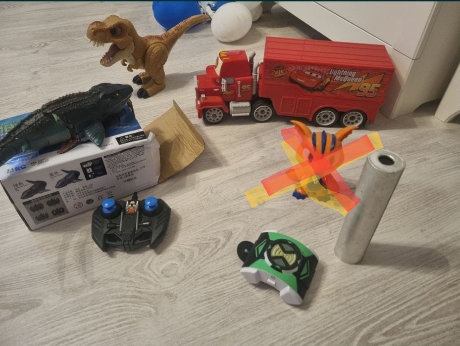 Lot jucarii Ben 10, Fulger McQueen 3-5 ani