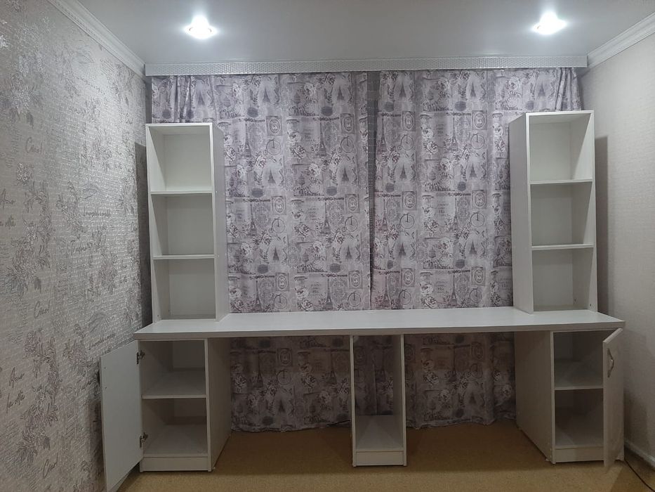 Продам шкаф и стол