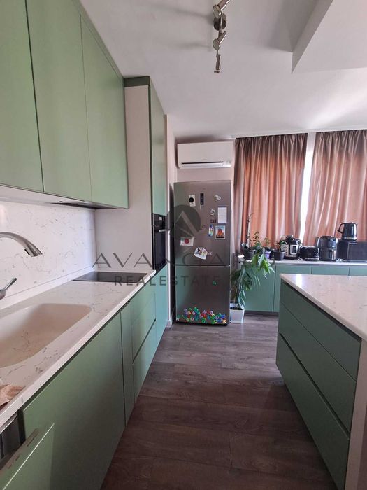 Продава се Тристаен апартамент в Пловдив, Кючук Париж - 104 кв.м за 1962 €/кв.м - Снимка #5