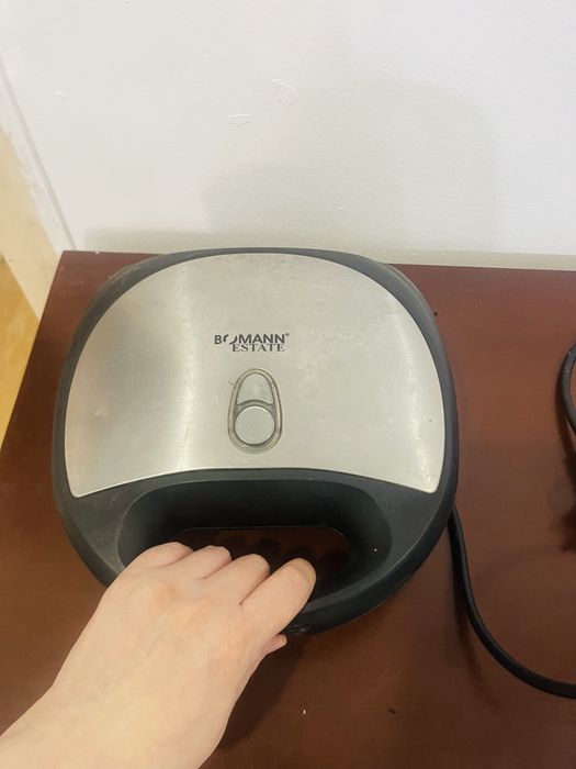 Продам сэндвичнмцу и вафельницу