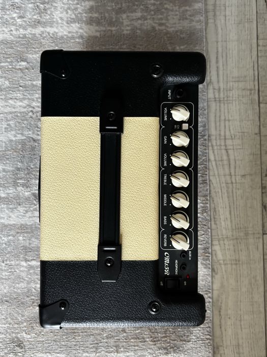 Продам электрогитару Cort G110