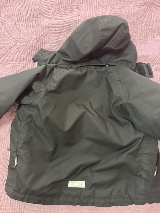 Продам курточку reima