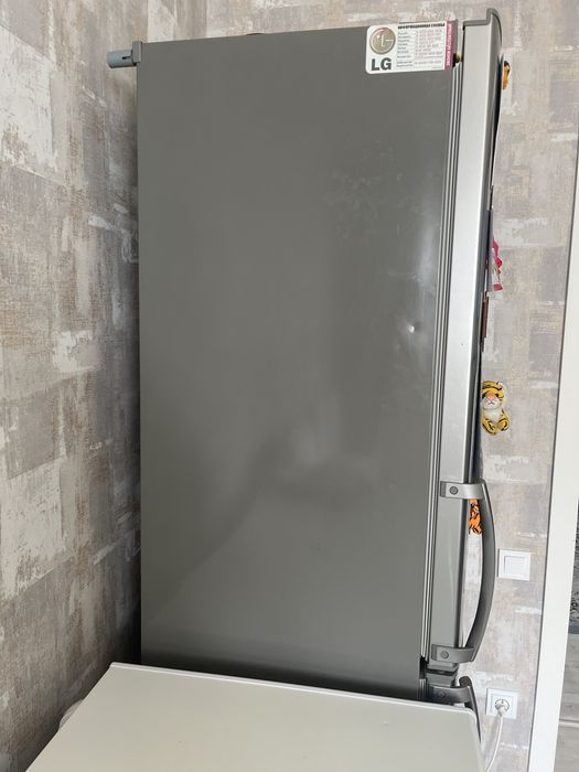 Холодильник серый цвет морозить отлично