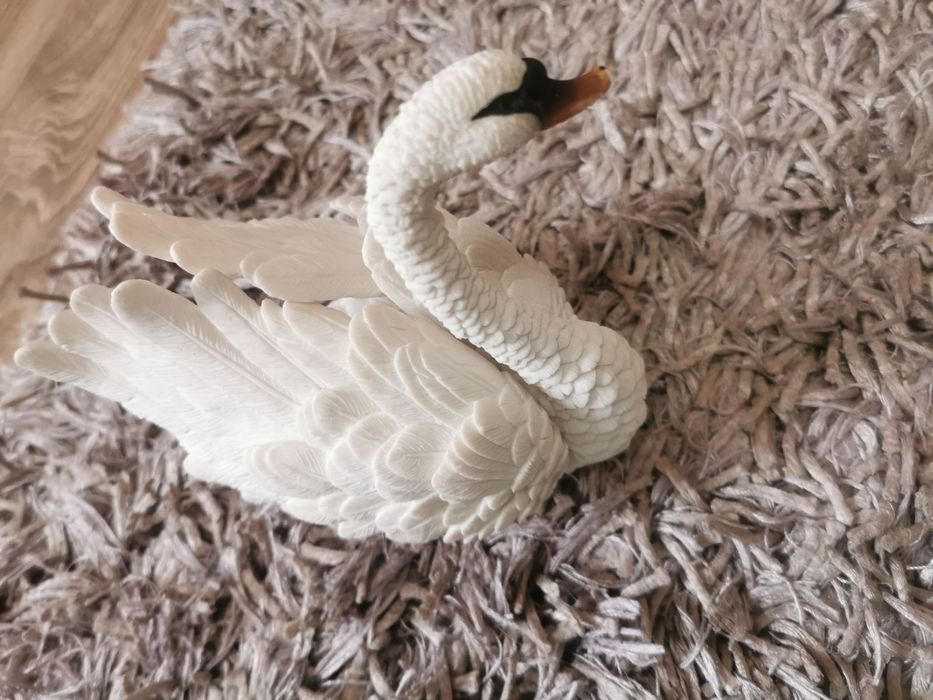 Продавам уникален лебед производство 1996год. Leonardo Colection