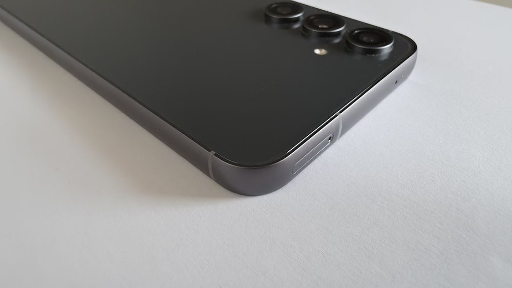 Samsung Galaxy S23 FE – stare impecabilă