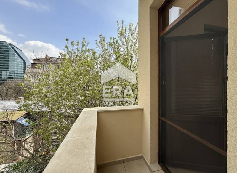 Продава се Двустаен апартамент в София, Център - 65 кв.м за 2197 €/кв.м - Снимка #4