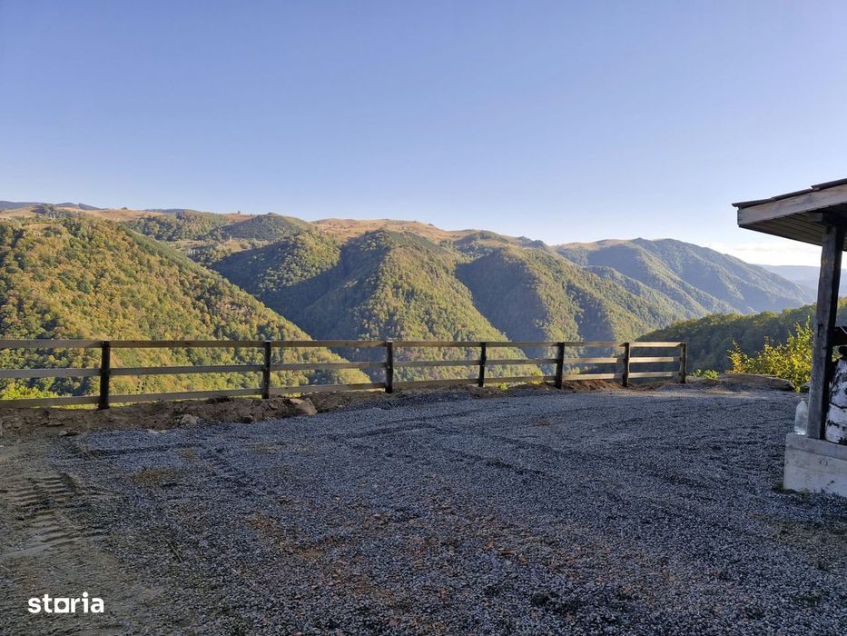 Teren panoramic cu cabana traditionala din barne – 4 km de Sugag, Al