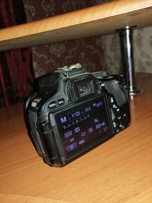Фотоаппарат EOS 600d.  Жақсы түсіреді .