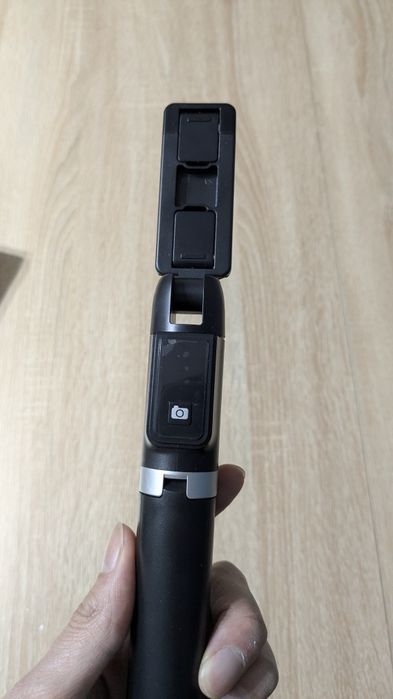 Селфи-палка с  Bluetooth  пультом