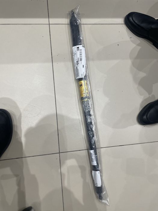 Ограничитель багажника Prado150