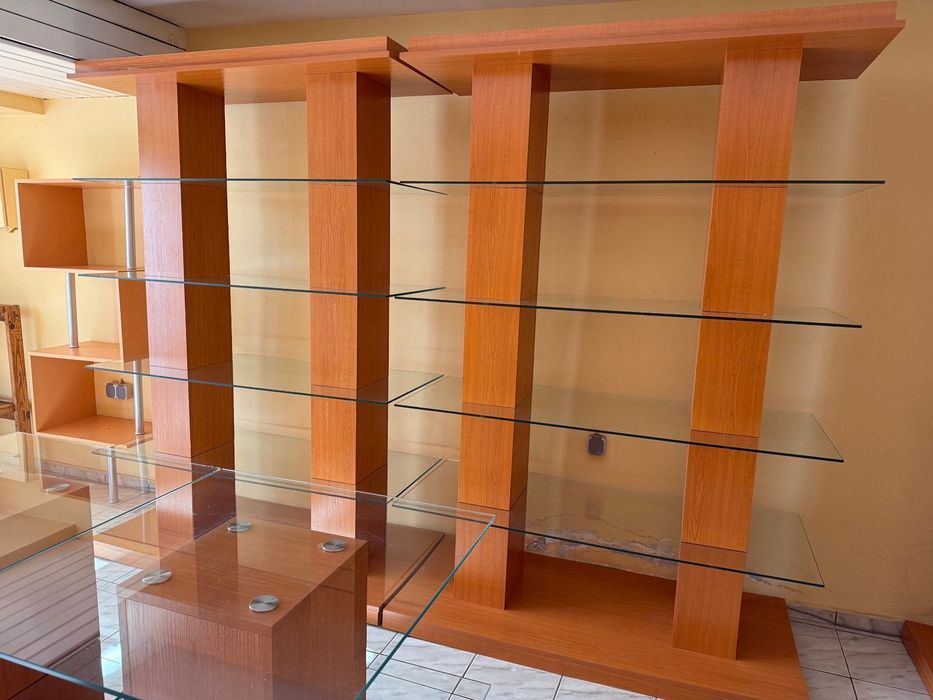 Продават се модули, подходящи за търговски обект!