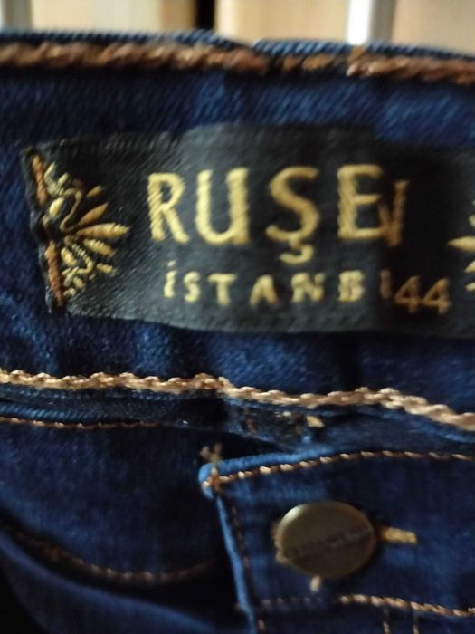 fusta de blugi