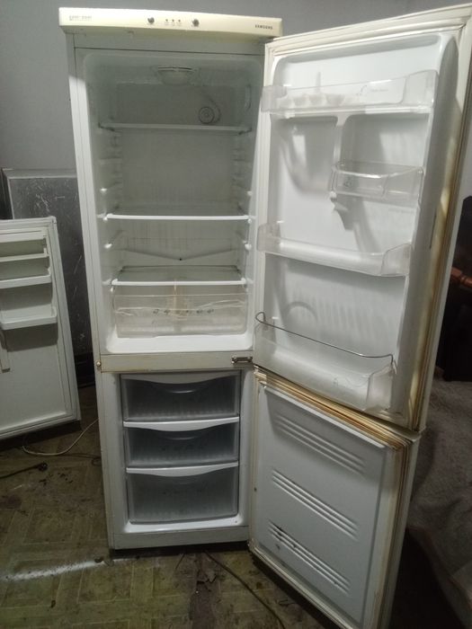 Холодильники  двухкамерные в Алматы