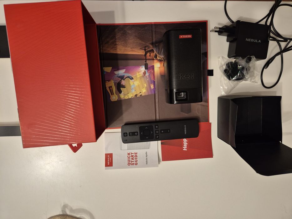 Mini proiector Anker Nebula Apollo, Android TV, 200 Lumens