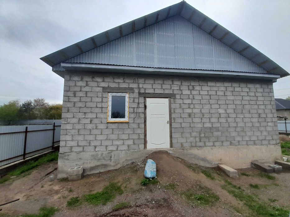 Продам участок с домом не достроен