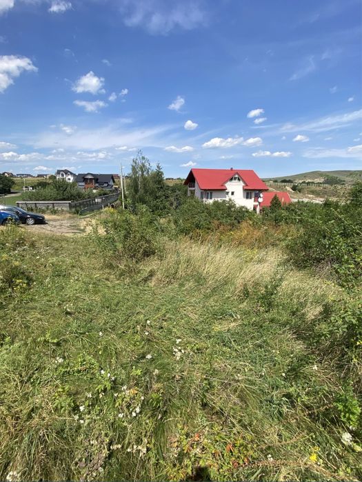 Vand Teren Intravilan zona Fermelor !!!