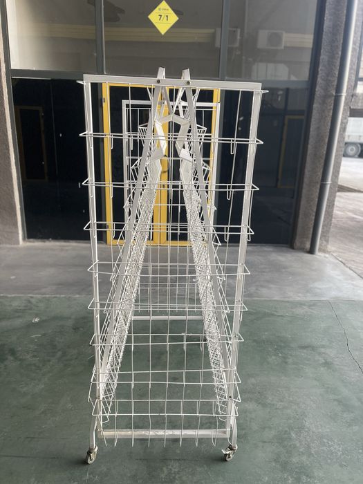 Железный универсальный-многофункциональный стенд на колесиках