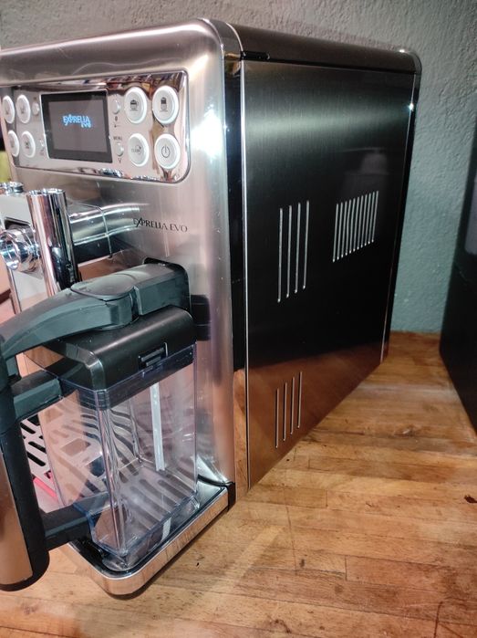 Кафемашина/Каферобот Saeco Exprelia Evo
