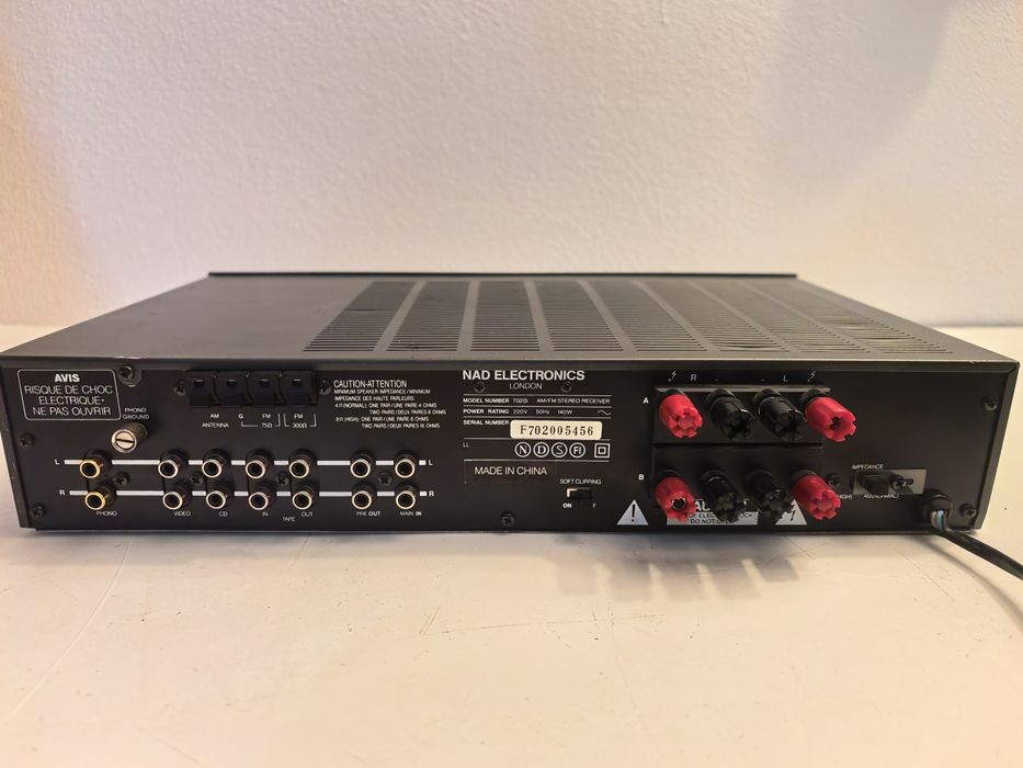 Amplificator NAD 7020i statie