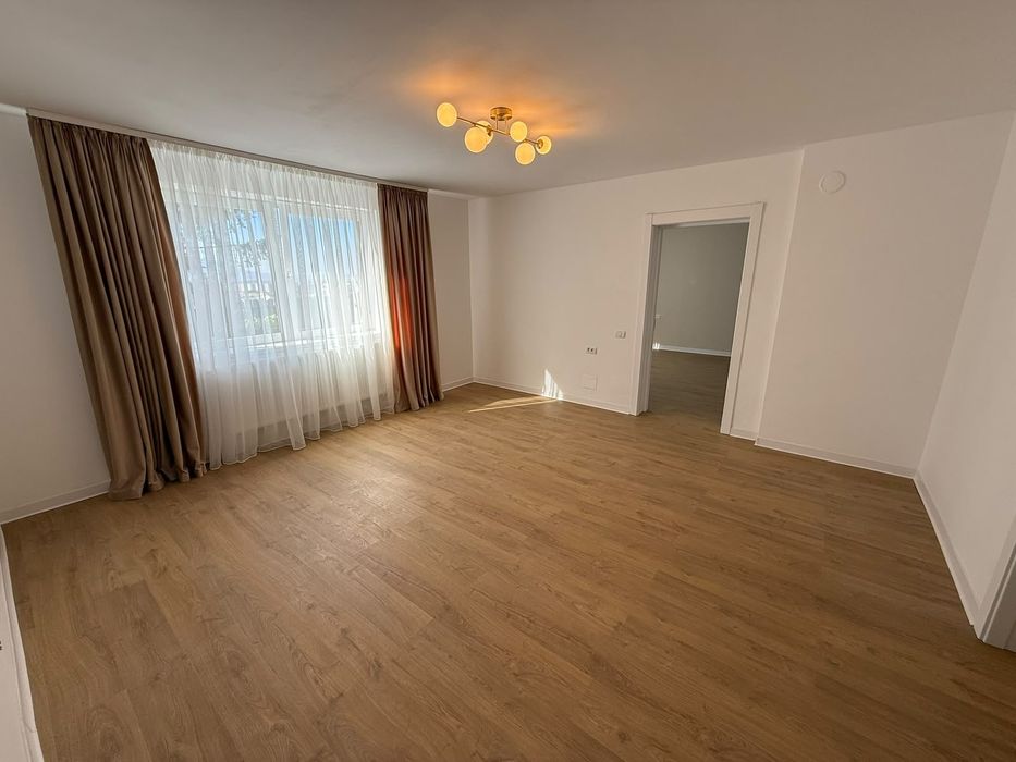 Apartament 2 camere 62 mp cu gradina