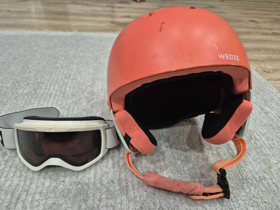 Детска каска за момиче (размер 53-55 см) и ски маска.