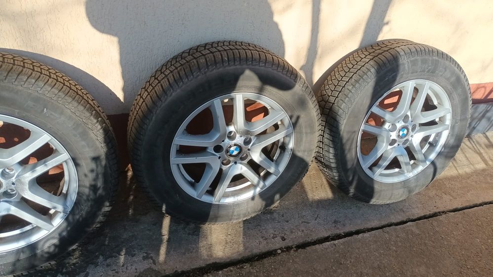 Jante cu cauciucuri de iarna folosite pe bmw